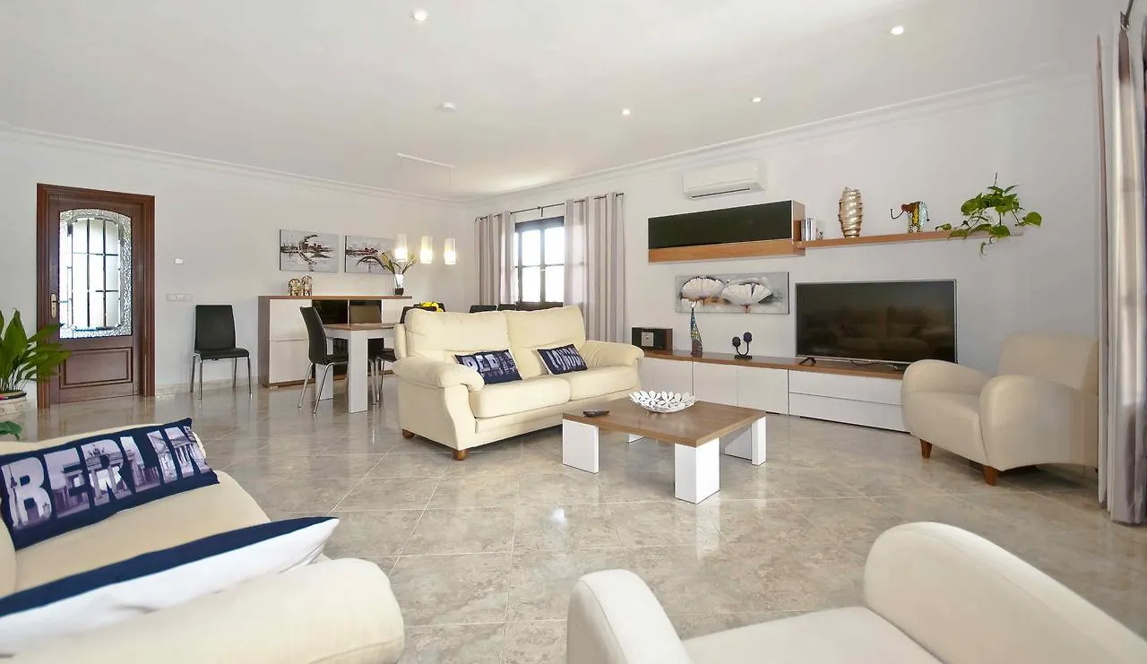 Villa Llac Blau - Mediterranean Styled With Pool Alcudia